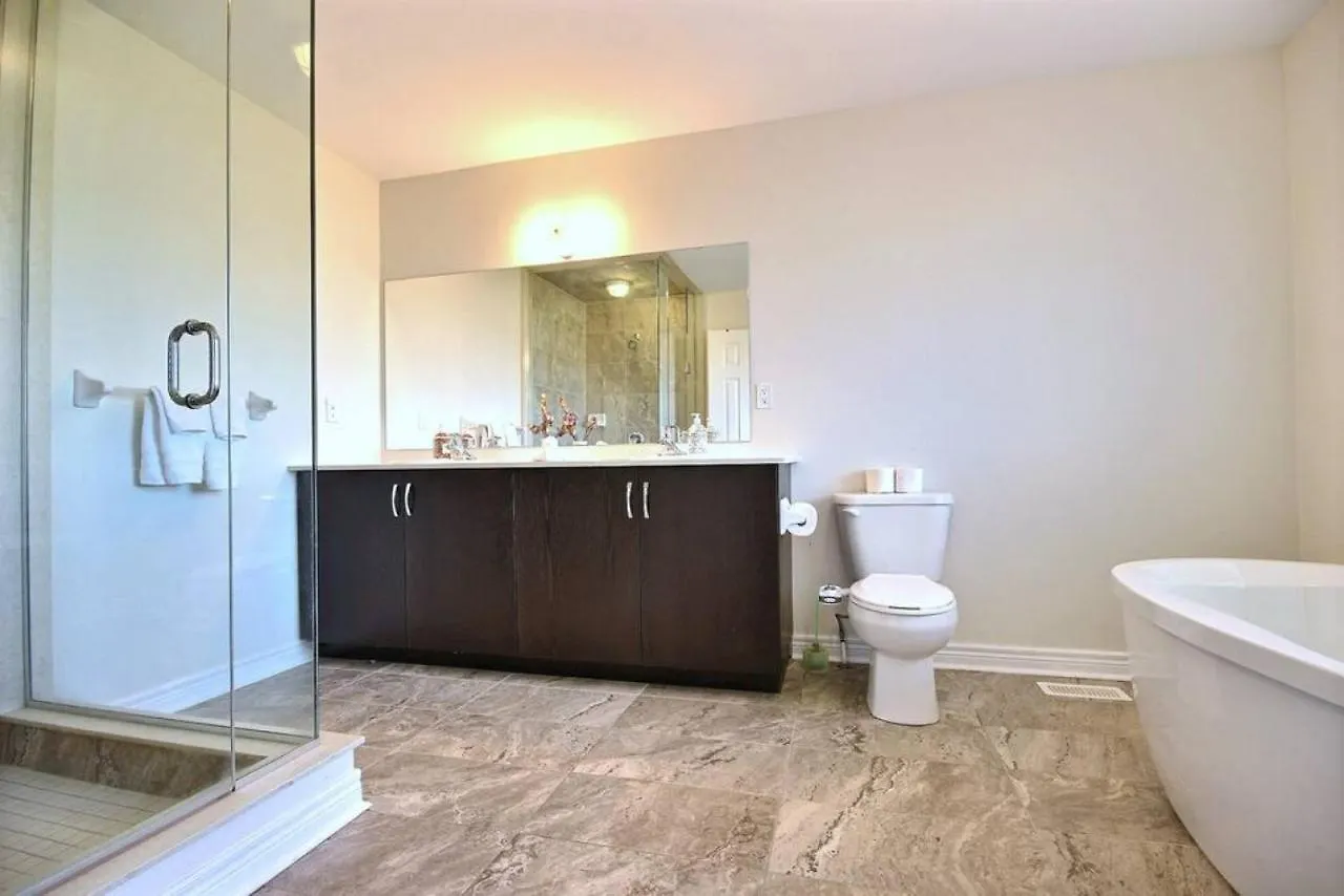 Luxury Home Mins From Waterfall Next To Transit Niagara Falls 0*,