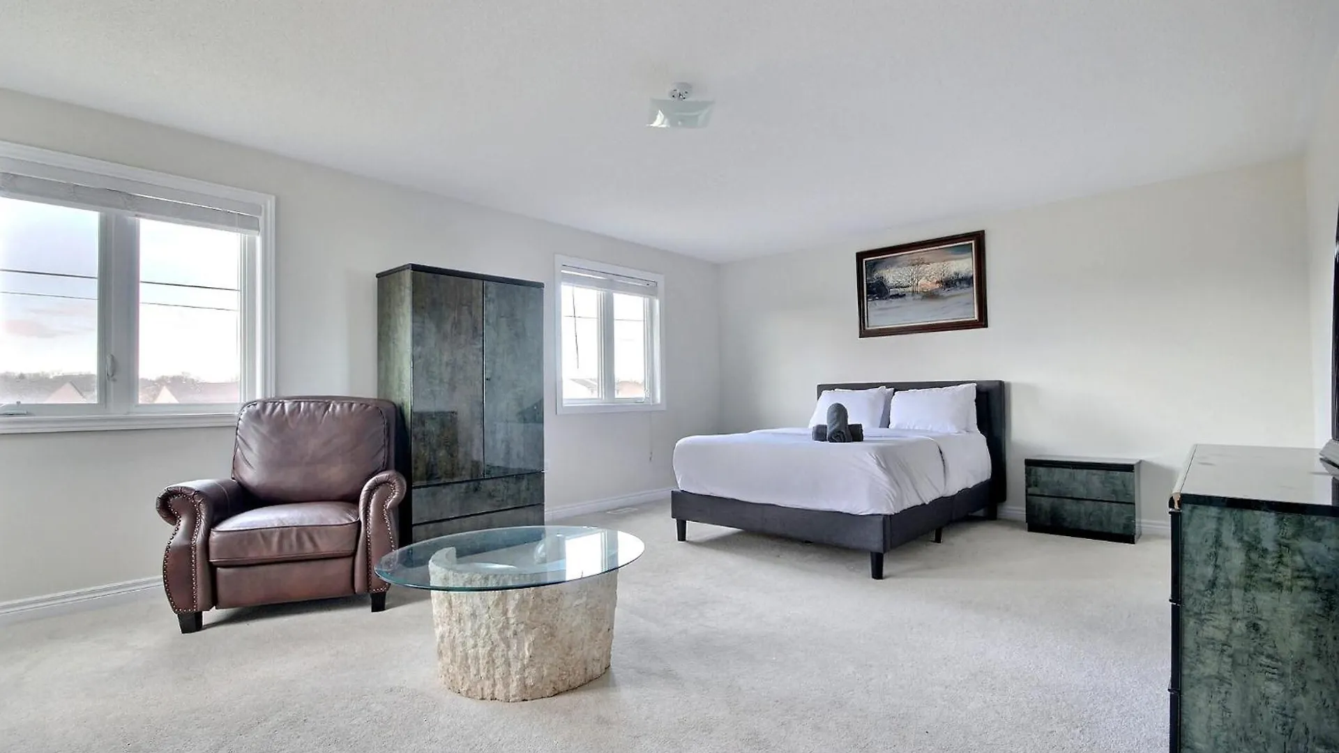 Сasa de vacaciones Luxury Home Mins From Waterfall Next To Transit Niagara Falls